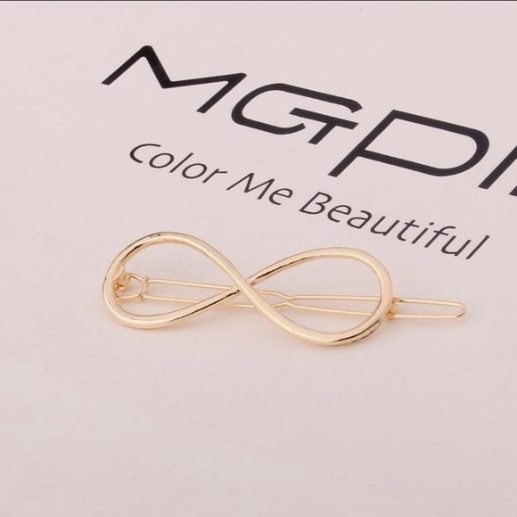 Accessories - 🥳Host Pick🥳 Minimalist Infinity Hair Clip